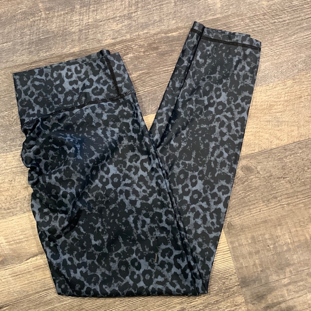 ZYIA Scrunchy What Brilliant Stone Leopard Print Leggings